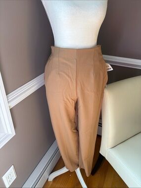 High-Rise Tailored Trousers in Camel